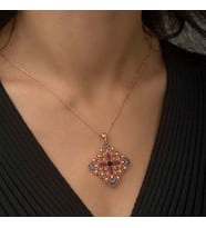 Gümüş Rose Etnik Desenli Madalyon Kolye