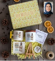 Kişiye Özel Karikatürlü Best Mom Ever Anneye Hediye Hediye Kutusu - Kişiye Özel T Kupa, Seramik Kalemlik, Dekoratif Taş İsimlik, Güneş Anahtarlık Anneler Günü Hediyesi