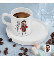 BK Gift Kişiye Özel Sunum Tabaklı Gezgin Karikatürlü Kahve Fincanı-1, Sevgiliye Hediye, Aileye Hediye, Arkadaşa Hediye