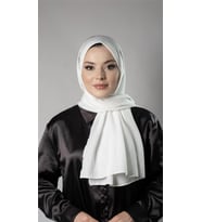 Beyaz Pratik Hazır Geçmeli Tesettür Şal Örme Kumaş Taşlı Yıldız Desenli  2118Y_42