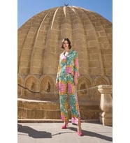 Çiçek ve Yaprak Desenli Pijama Takımı