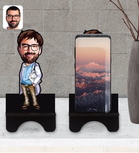 BK Gift Kişiye Özel Erkek Doktor Karikatürlü Ahşap Biblo Telefon Standı-8