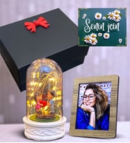 Hediye Kutusunda Kişiye Özel Hediye Seti - Ahşap Fotoğraf Çerçevesi ve Led Işıklı Fanus (Model 5)