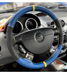 DİKİŞLİ DİREKSİYON KILIFI MAVİ / KARBON DERİ SARI YÜZÜK SARI DİKİŞLİ CHEVROLET AVEO İÇİN