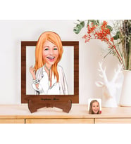 BK Gift Kişiye Özel Kadın Model Karikatürlü Ahşap Standlı 3D Biblo-1 (Beyaz)