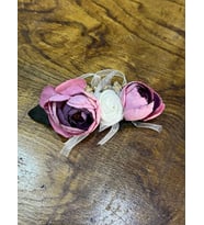 3 RENKLİ ÇİÇEKLİ TASARIM KADIN BROŞ YAKA İĞNESİ GİİM AKSESUARI 11X4 CM