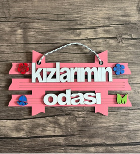 KIZLARIMIN ODASI KAPI İSİMLİK RENKLİ