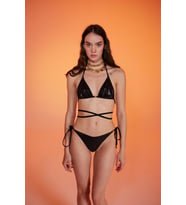 Özel Yapım Parlak Kumaşlı H Aksesuarlı V Kesim Ivory Bikini Altı Siyah