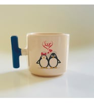 Kişiye Özel Love Penguenler Baskılı Mavi Kulplu T Kupa (Beyaz)