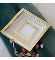 Beyaz-Gold 25x25 Cm Fotoğraf Bölümlü Verda Anı Çerçevesi-6 cm Derinlikli Anı Çerçevesi(Fotoğraf Hediye)