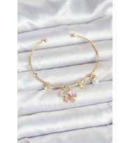 Pembe Charmlı Gold Renk Kadın Bileklik - Tj-Bb8031
