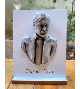 Turgut Uyar Özel tasarım Ayaklı 3D Tablo (Beyaz)