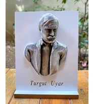 Turgut Uyar Özel tasarım Ayaklı 3D Tablo (Beyaz)
