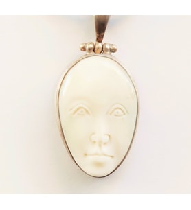 Bone Carving Pendant Gümüş Kolye Ucu (Beyaz)