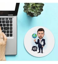 Kişiye Özel Dünyayı Parmağında Oynatan Erkek Karikatürlü Mousepad
