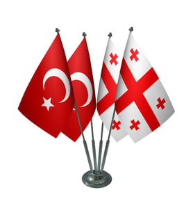 Masa Üstü Gürcistan Bayrağı Türk Bayrağı Dörtlü Krom Direk Masa Bayrak Seti