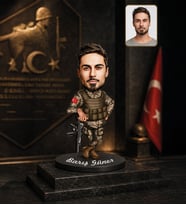 Kişiye Özel Asker Karikatürlü Ahşap Biblo