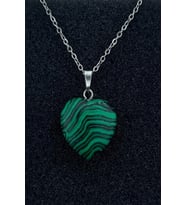 Doğal Taş Kalp Kolye ( Ortalama 2 cm Uzunluk 2 cm Genişlik )