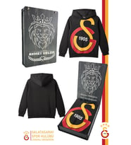 Galatasaray Orijinal Lisanslı Büyük Logo Çocuk Sweat Kişiye Özel Hediyelik Ahşap Kutulu (Siyah)