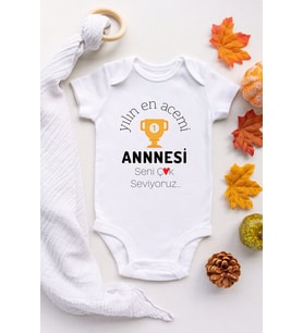 Unisex Bebek Beyaz Yılın En Acemi Annesi Desenli Kısa Kol Body