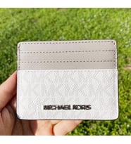 Michael Kors Jet Set Travel Kartlık Kadın Cüzdanı Bright White MK İmzalı Grey (Renksiz)