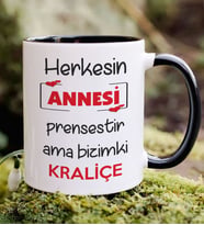 BK Gift Herkesin Annesi Prensestir Ama Bizimki Kraliçe Tasarımlı Siyah Kupa Bardak, Doğum Günü Hediyesi