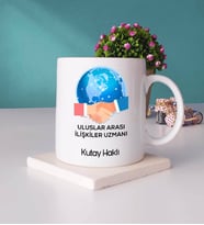 Uluslararası İlişkiler Uzmanı Kupa Bardak ve Taş Bardak Altlığı Hediye Seti