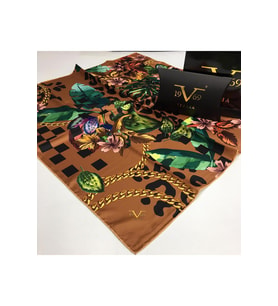 Çiçekli Desen Black Seri Twill Eşarp Eşarp Askısı ile Birlikte 90x90 cm Kahveren