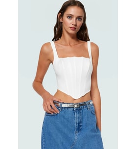Dokuma Polyester Korse Bluz Fitted Kalıp Kolsuz Crop Şık Görünüm Seçkin Malzeme Konforlu Kesim (Ekru)