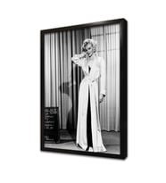 Siyah Beyaz Marilyn Monroe Çerçeveli Cam Tablo