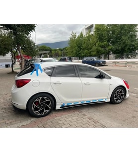 Opel Astra J Kanallı Yan Marşpiyel Seti Mat Siyah Plastik 2 Adet