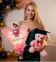 Mezuniyete Özel Fotoğraflı Pembe Ayıcık Buketi Seti – Kep Detaylı Kişiye Özel Hediye