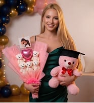 Mezuniyete Özel Fotoğraflı Pembe Ayıcık Buketi Seti – Kep Detaylı Kişiye Özel Hediye