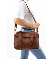 ImPolo Sweta Taba Yumuşak Tarz Kadın Omuz Ve Çapraz Çantası 26x35 Ebatında