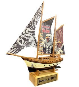 Size Özel İsimli Tasarlanmış SİYAH BEYAZ Ahşap Gemi Maketi - Büyük Boy Ahşap El Yapımı