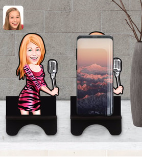 BK Gift Kişiye Özel Şarkı Söyleyen Kız Karikatürlü Ahşap Biblo Telefon Standı-2