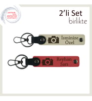 Anı Dolu Çiftlere Özel, Kamera Motifli, Kişisel 2’li Anahtarlık Takımı, Sütlü Kahve-Nar Çiçeği