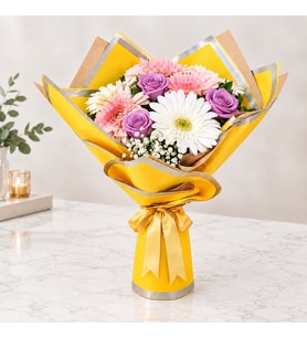 Beyaz - Pembe Gerbera, Lila Gül Buketi