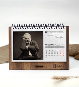 2027 Dünya Edebiyatı Ahşap Masa Takvimi