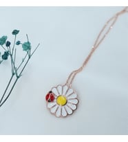 Mineli Uğur Böcekli Papatya Kolye (Rose - Gold)