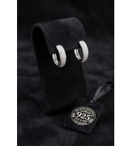 925 Ayar Gümüş Rodyum Renk Zirkon Taşlı Oval Formlu Üç Sıra Huggie Halka Küpe - Küçük