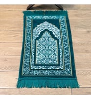 Kadife Çocuk Seccadesi - Yeşil 38x80 cm - 180 gr - Tesbih Hediyeli