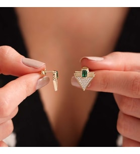 Altın Emerald Taşlı Üçgen Küpe Özel Tasarım