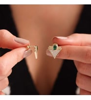 Altın Emerald Taşlı Üçgen Küpe Özel Tasarım