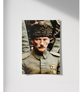 Çerçevesiz Poster Cephedeki Lider