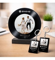 Kişiye Özel Tasarlanan Fotoğraflı Spotify Şarkı BarkodluYuvarlak Plak Tasarım Fotoğraf Çerçevesi ve 2 Anahtarlık Hediyeli