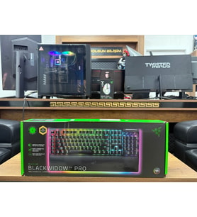 Razer BlackWidow V4 Pro RGB Green Switch Türkçe Q Kablolu Mekanik Oyuncu Klavyesi (İKİNCİ EL)