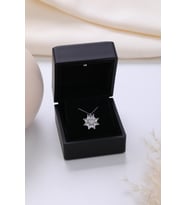 Işıklı Kolye Kutulu Gümüş Kalpli Lotus Çiçeği Kolye  925 Ayar Gümüş Kolye (Beyaz)