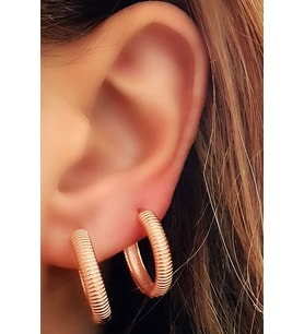 Altın işçiliğinde gümüş rose burgu halka küpe 1.5 cm çap
