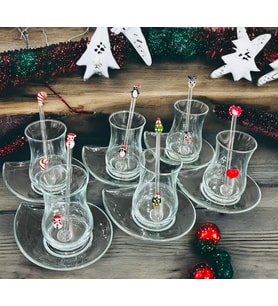 El Yapımı Noel Temalı Cam 6 Kişilik Çay Takımı Seti 18 Parça Çay Tabaklı Ve Çay Kaşığı (Çok Renkli)